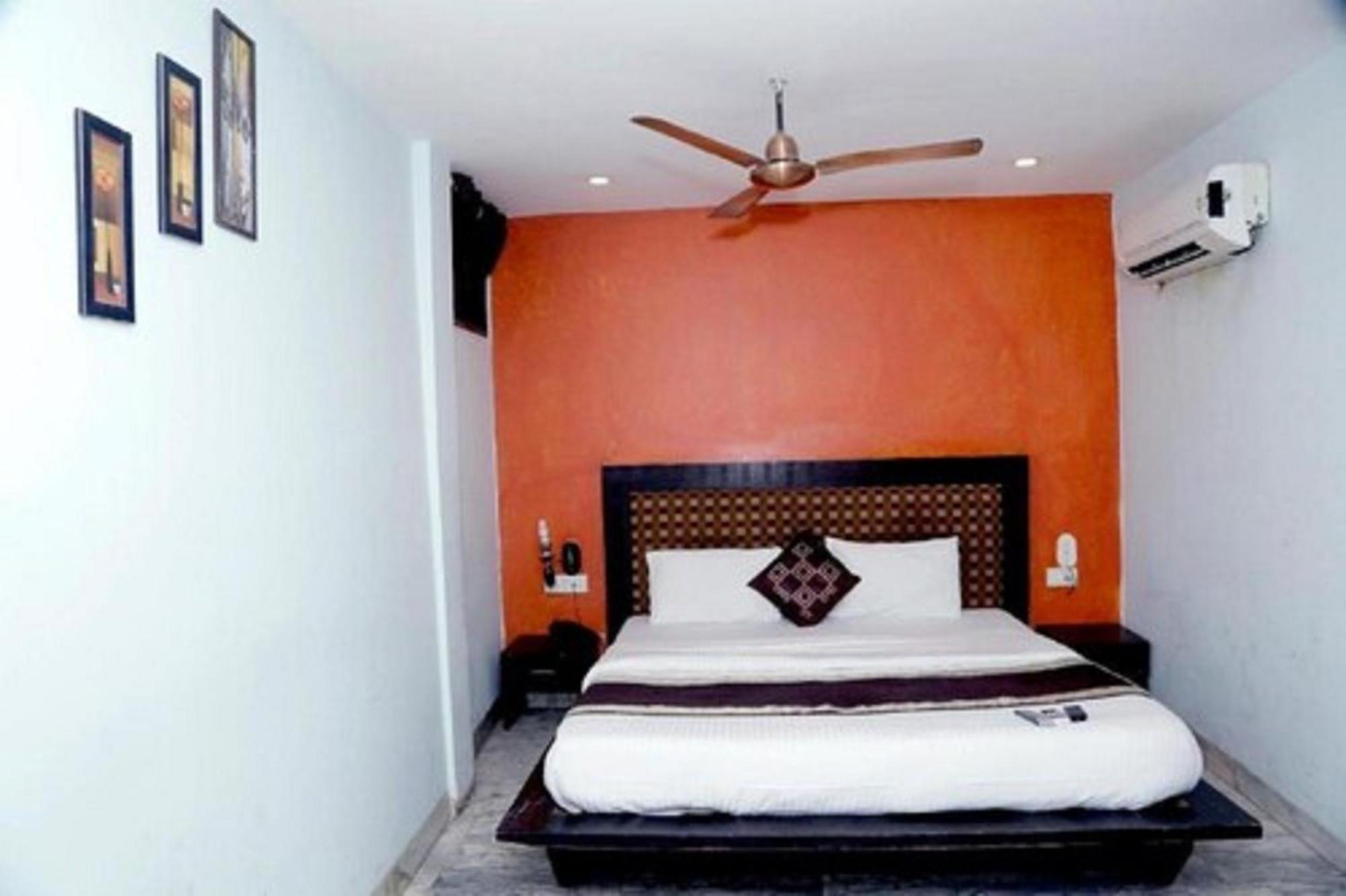 Hotel Shanti House New Delhi Karnail Singh Stadium Gate No 1 Eksteriør billede